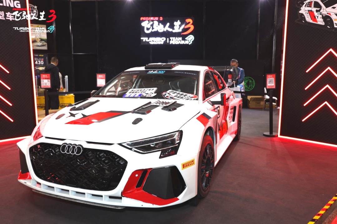 直击现场｜TURBO RACING与《飞驰人生3》20号赛车，燃情合体！