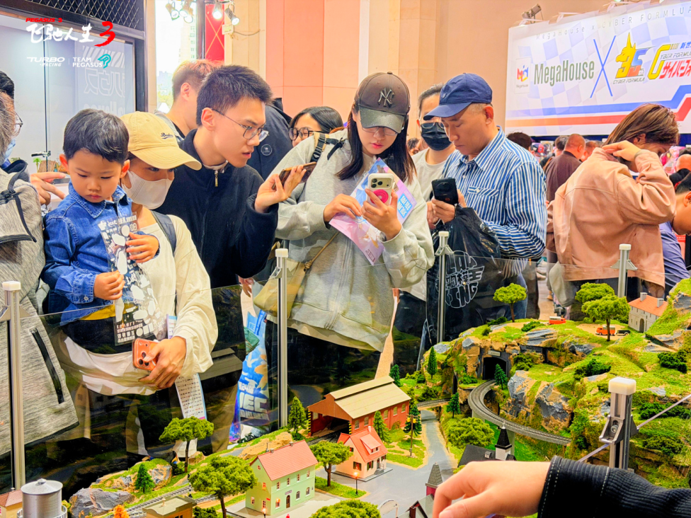 飞驰人生3真车亮相！三大亮点重磅就位——TURBO RACING展台现场直击